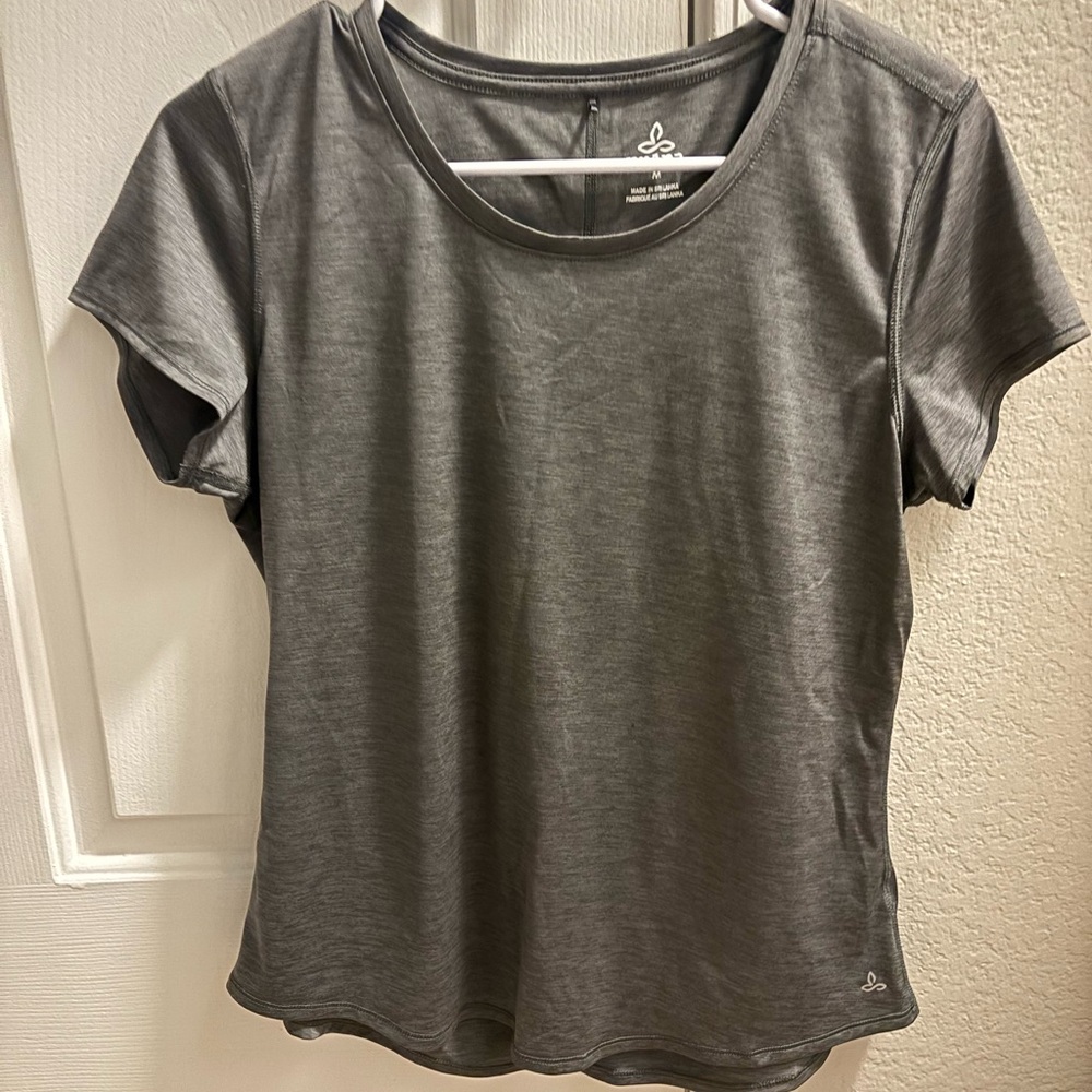 prAna Gray Short Sleeve Women's Tee